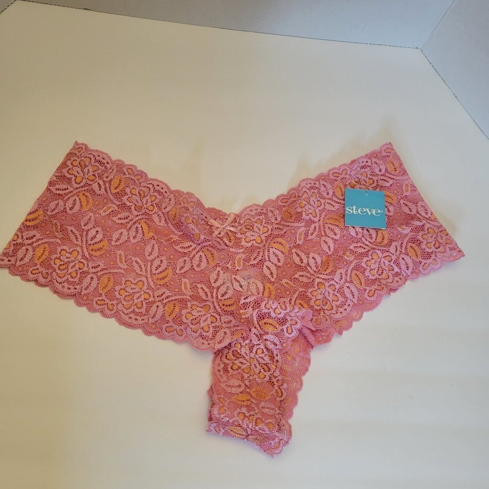 NWT St. Eve Intimates Lacy Pink Panties - Size XL